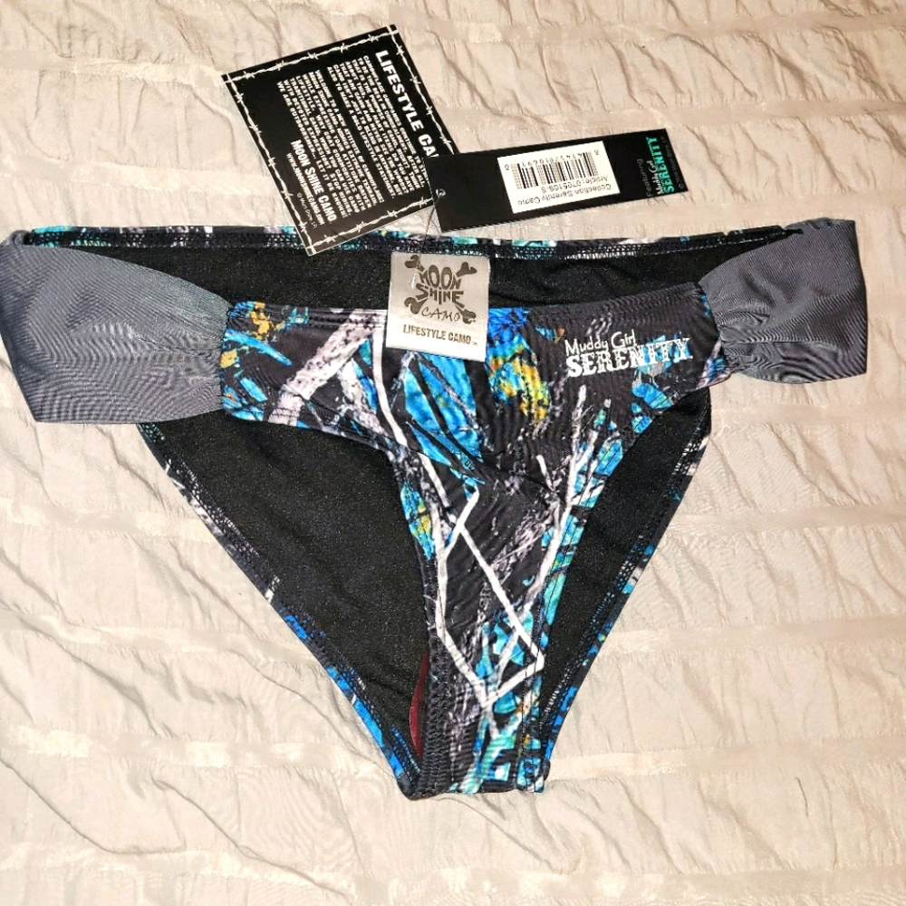 NWT Muddy Girl Camo bottom size S